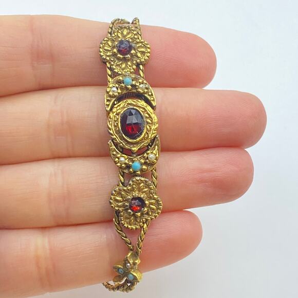 Vintage Unsigned Goldette Victorian Revival Charm Slide Bracelet Safety Chain - Picture 2 of 9